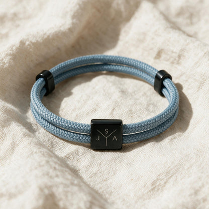Bracelet Amarre cordage bleu, plaque gravée de 3 initiales