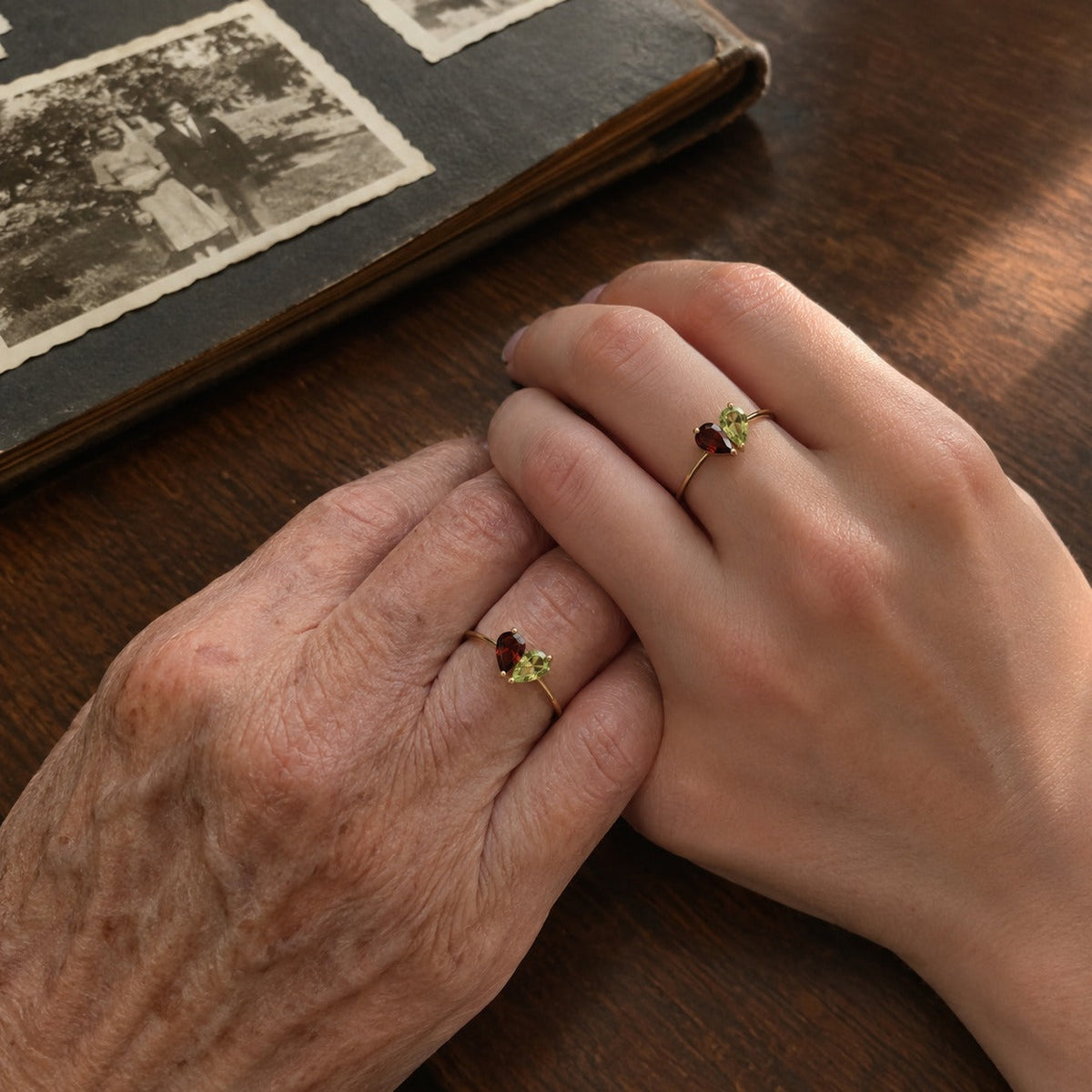 Bague deux pierres de naissance mère et fille