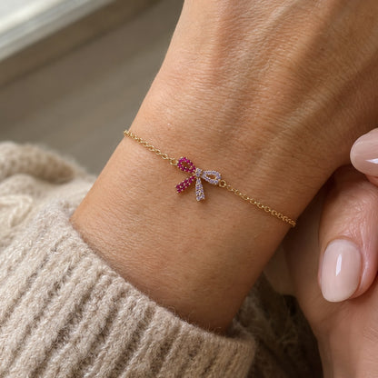 Le bracelet nœud porté, gros plan