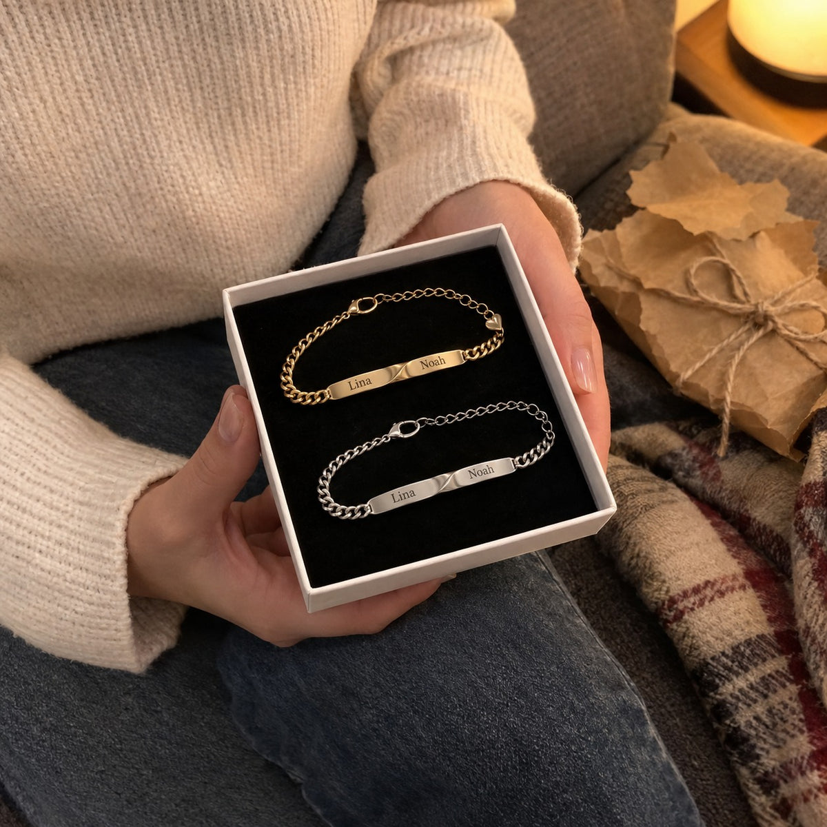 Coffret cadeau Liora avec deux bracelets gravés